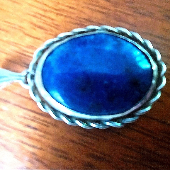 Vintage Avanturine Cabushon Pendant in Silver Bezzel. 2" - Picture 4 of 8